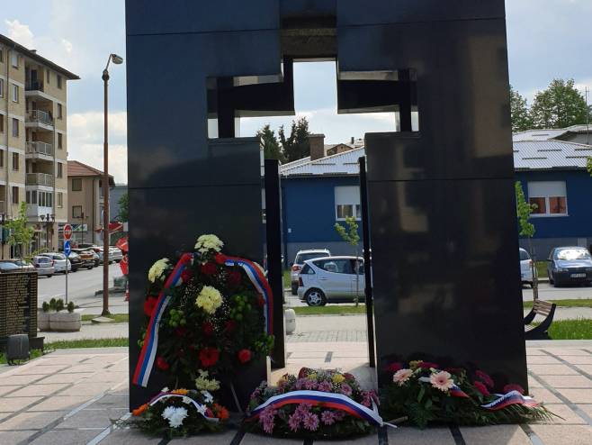 Odata počast srpskim žrtvama u sarajevskom naselju Pofalići